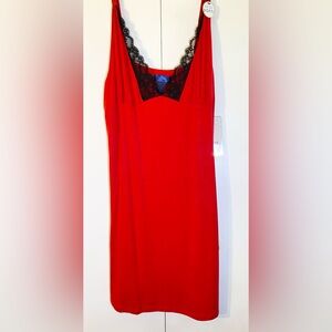 Red ❤️ Lace Trim Nightgown (Size XL) Ptp21-25”